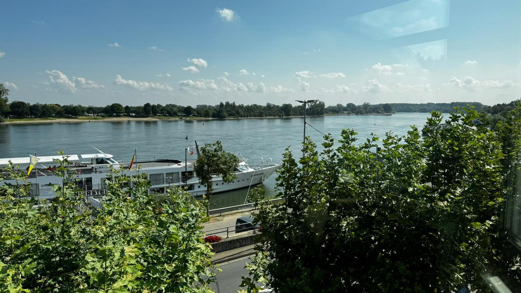 Rhein-Hotel Nierstein Zewnętrze zdjęcie