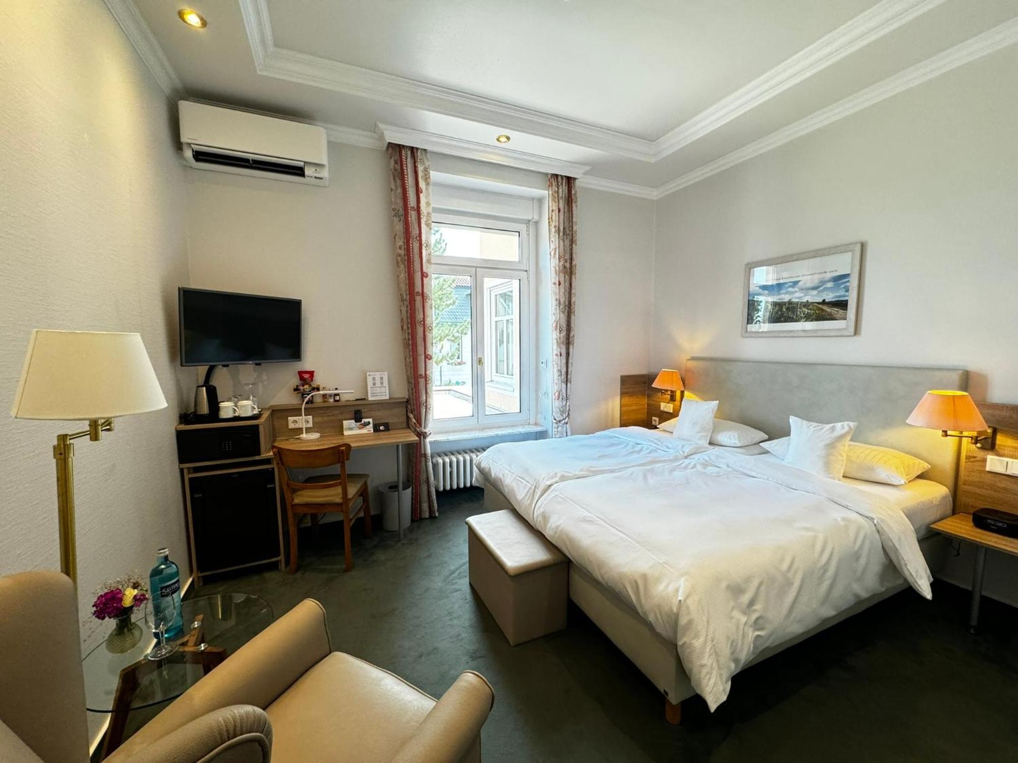Rhein-Hotel Nierstein Zewnętrze zdjęcie