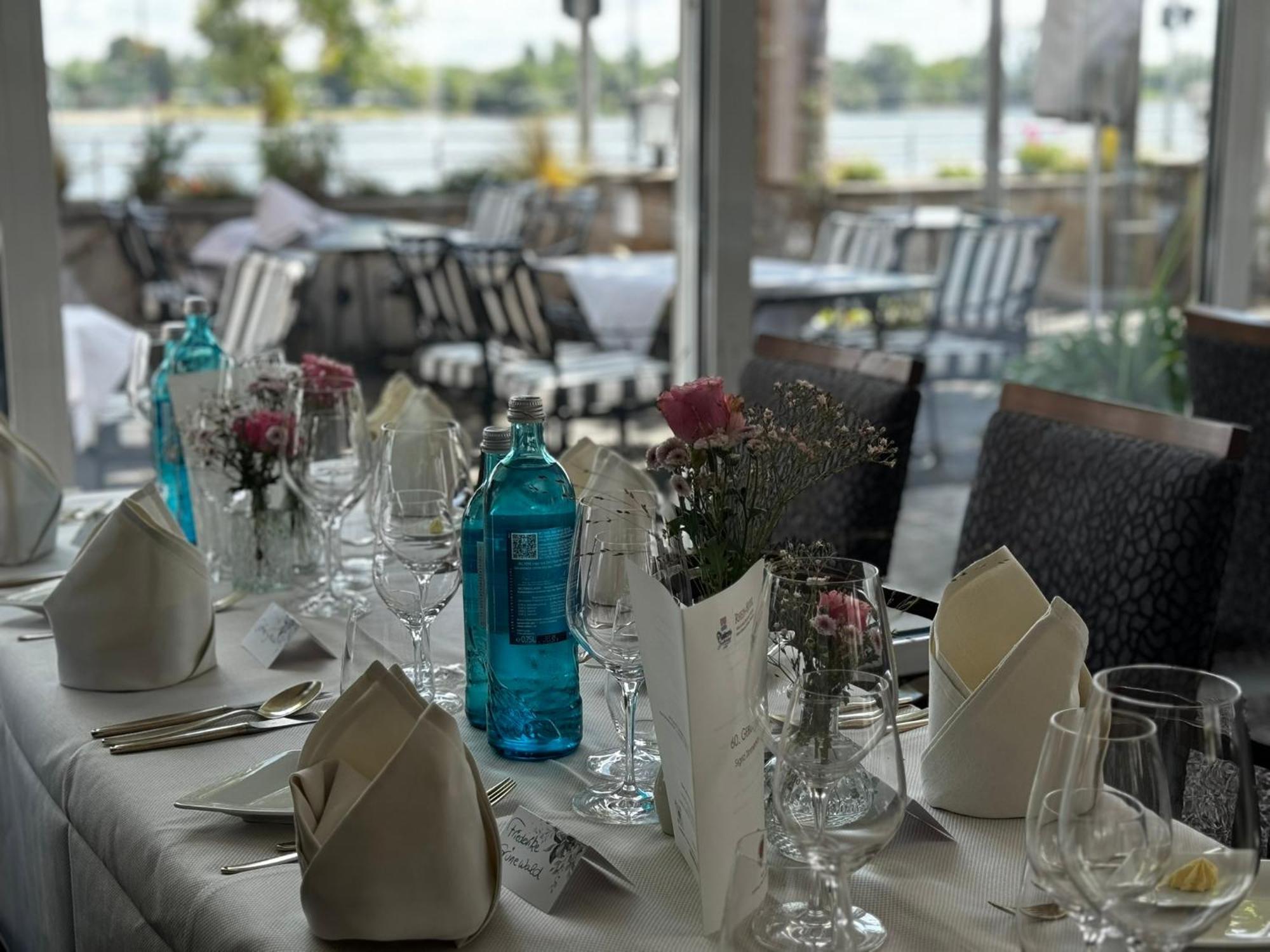 Rhein-Hotel Nierstein Zewnętrze zdjęcie